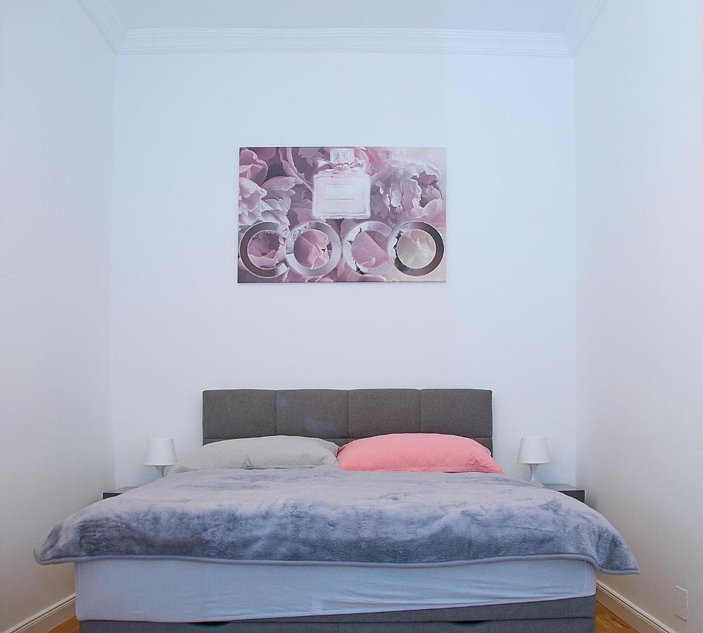 Pink Lotus Apartment 비엔나 외부 사진